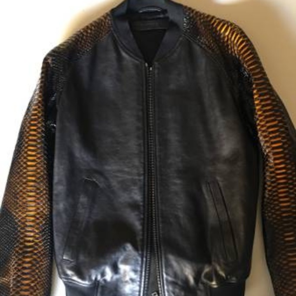 Super stylish Men's Black Python Leather Jacket - Picture 5 of 8